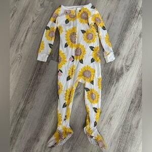 Carter’s 18 month sunflower sleeper- EUC